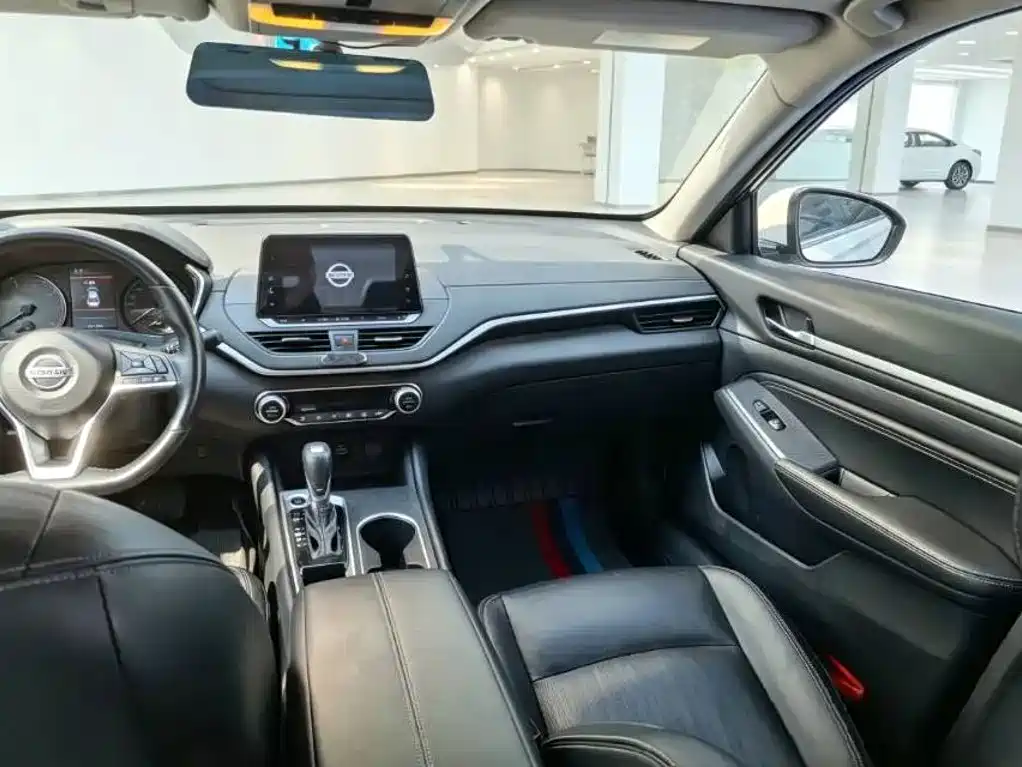 Nissan Teana — миниатюра 7