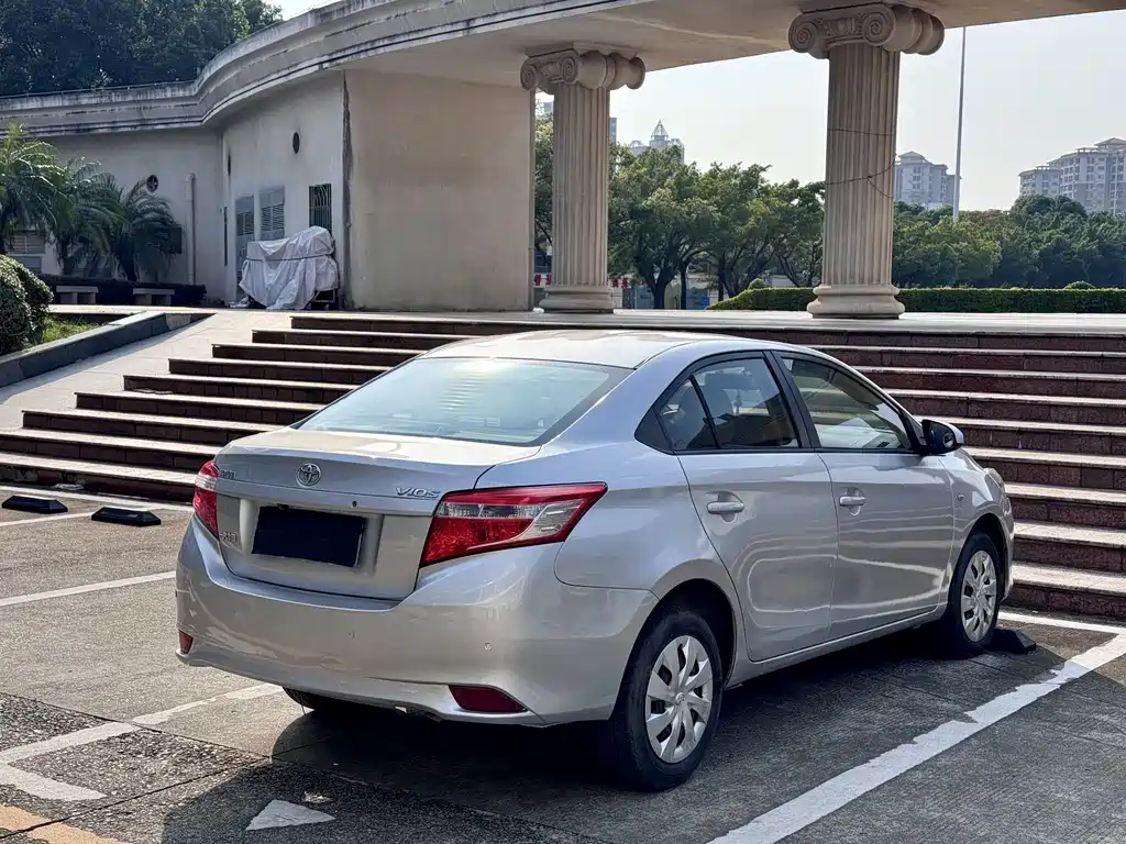 Toyota Vios — миниатюра 9