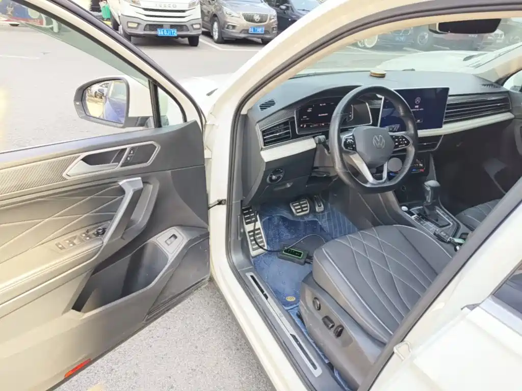 Volkswagen Tiguan L — миниатюра 16