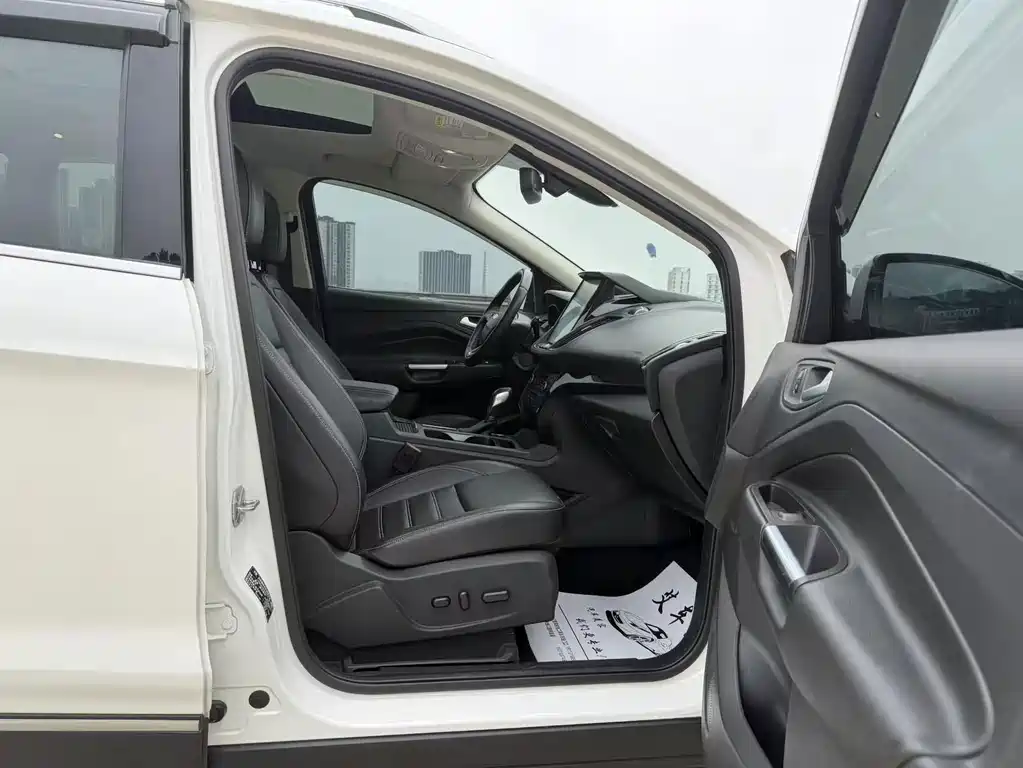 Ford Kuga — миниатюра 11