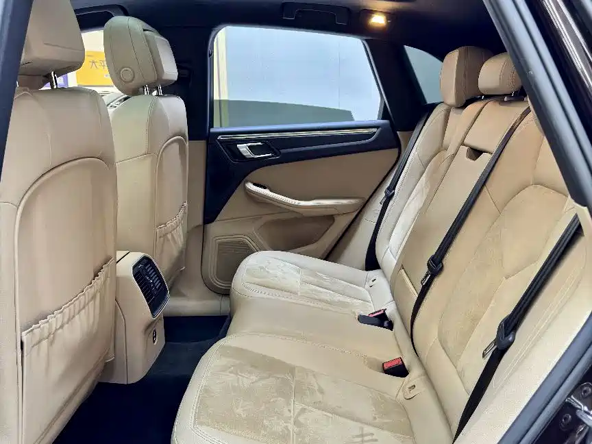 Porsche Macan — миниатюра 10