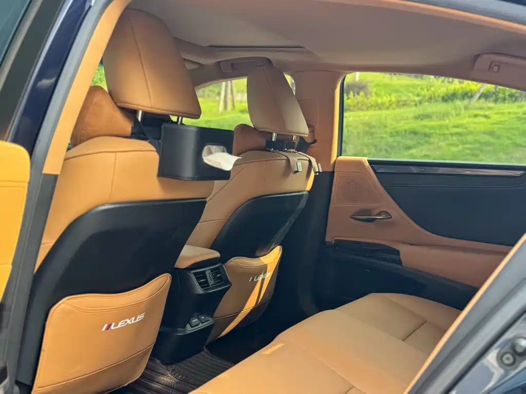 Lexus ES — миниатюра 6