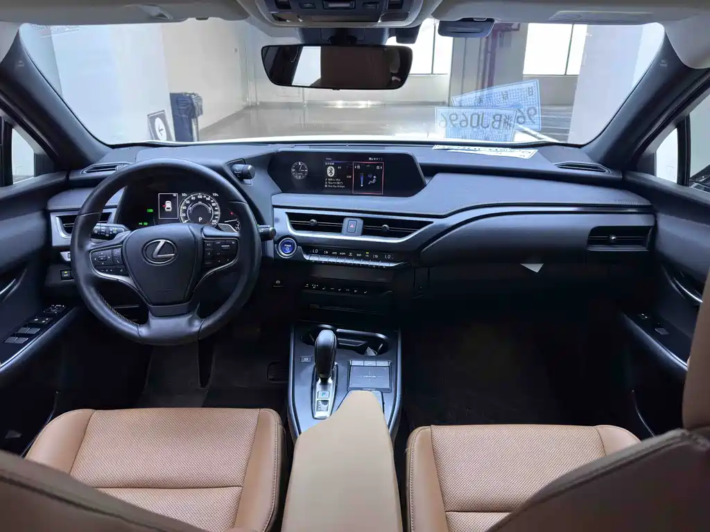Lexus UX New Energy — миниатюра 21