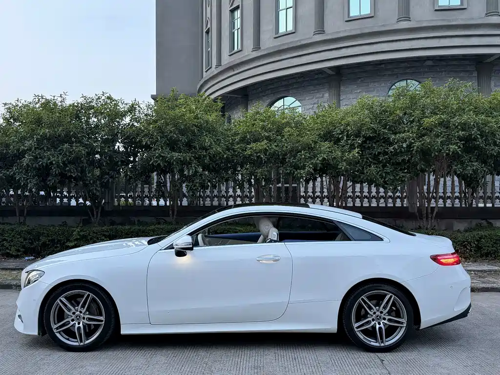 Mercedes-Benz E-Class (Import) — миниатюра 3