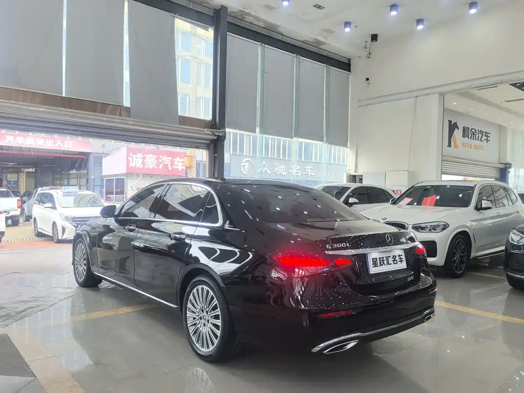 Mercedes-Benz E-Class — миниатюра 4