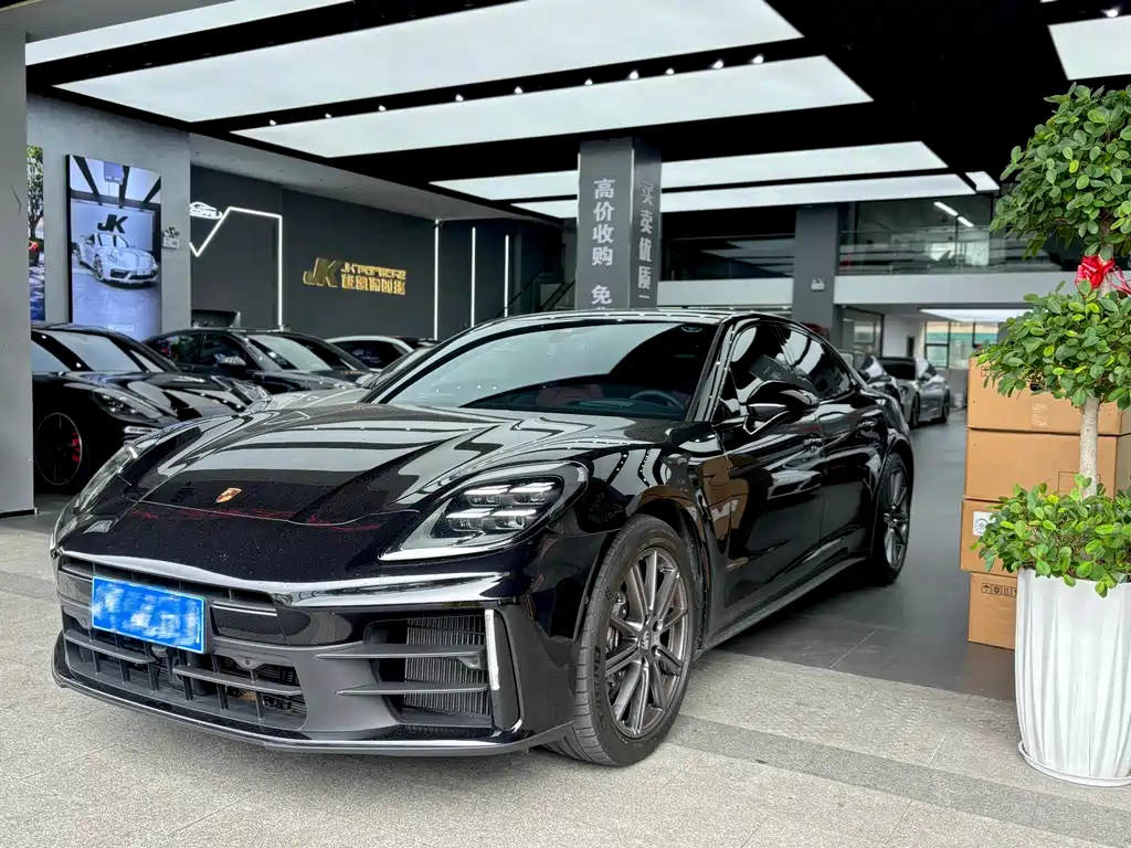 Porsche Panamera 2025