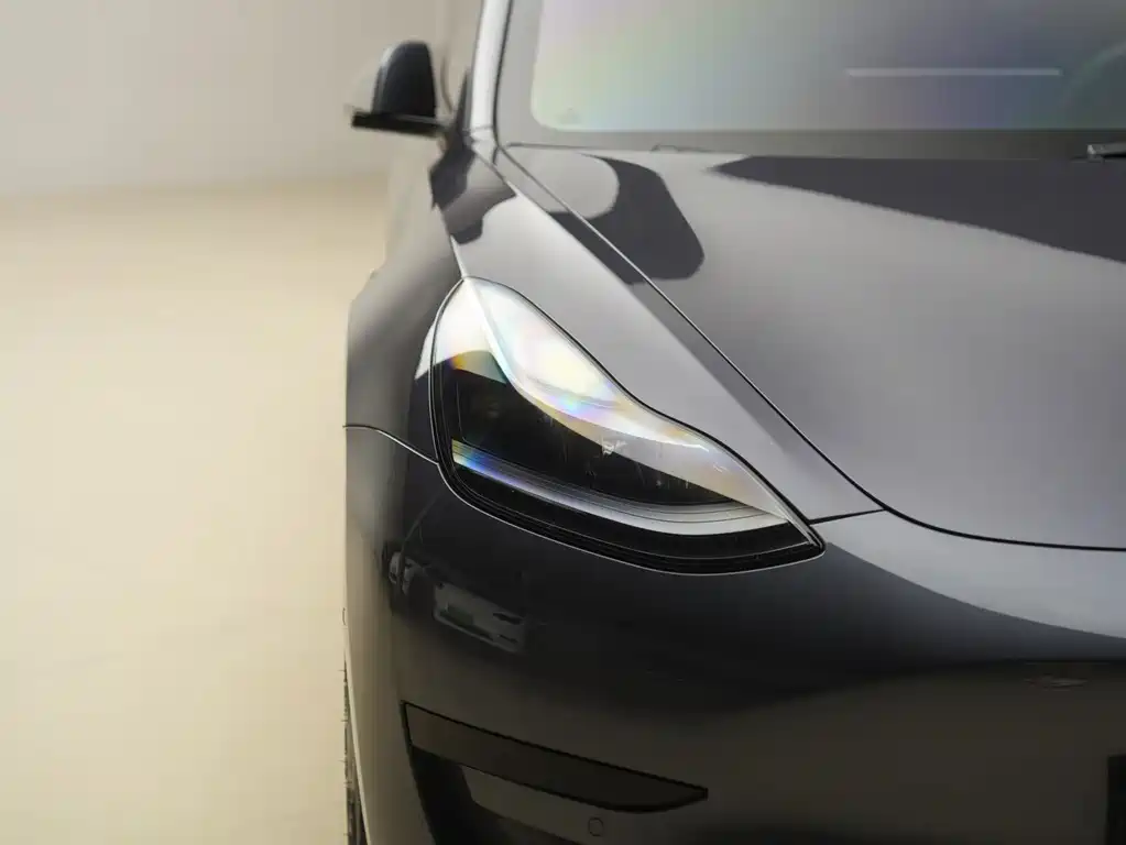 Tesla Model 3 — миниатюра 11