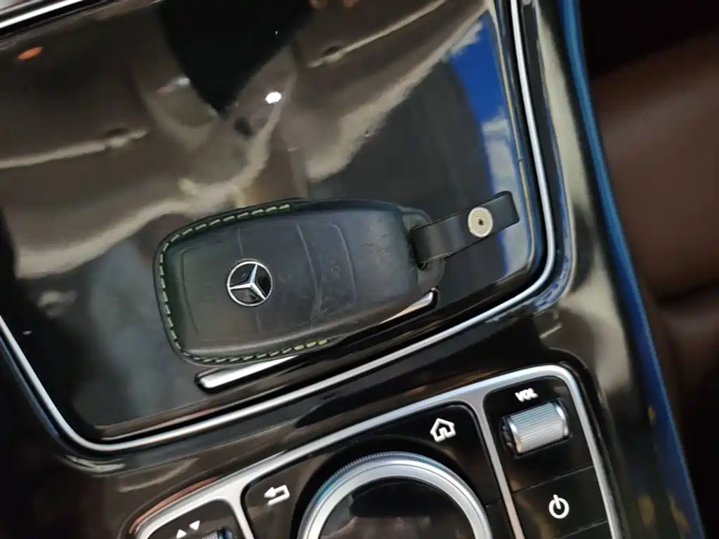Mercedes-Benz E-Class — миниатюра 9