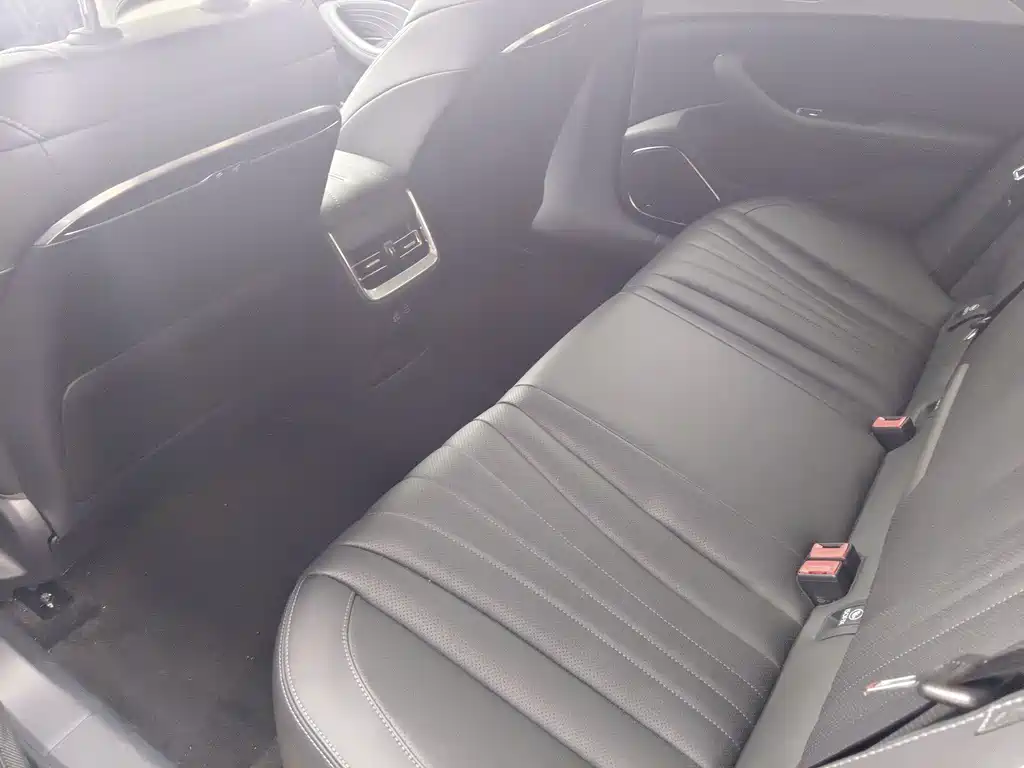 Hongqi Hongqi H5 — миниатюра 14
