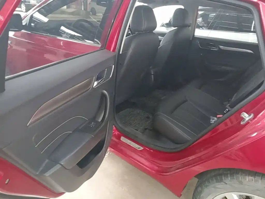 Roewe i6 Classic — миниатюра 17