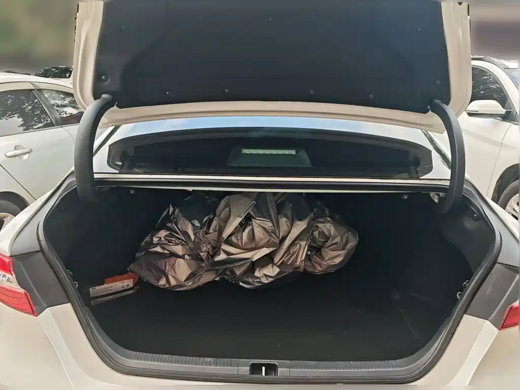 Toyota Camry — миниатюра 15