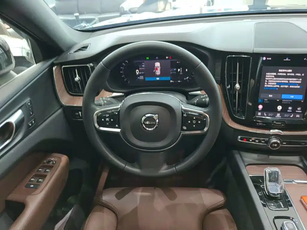 Volvo XC60 — миниатюра 11