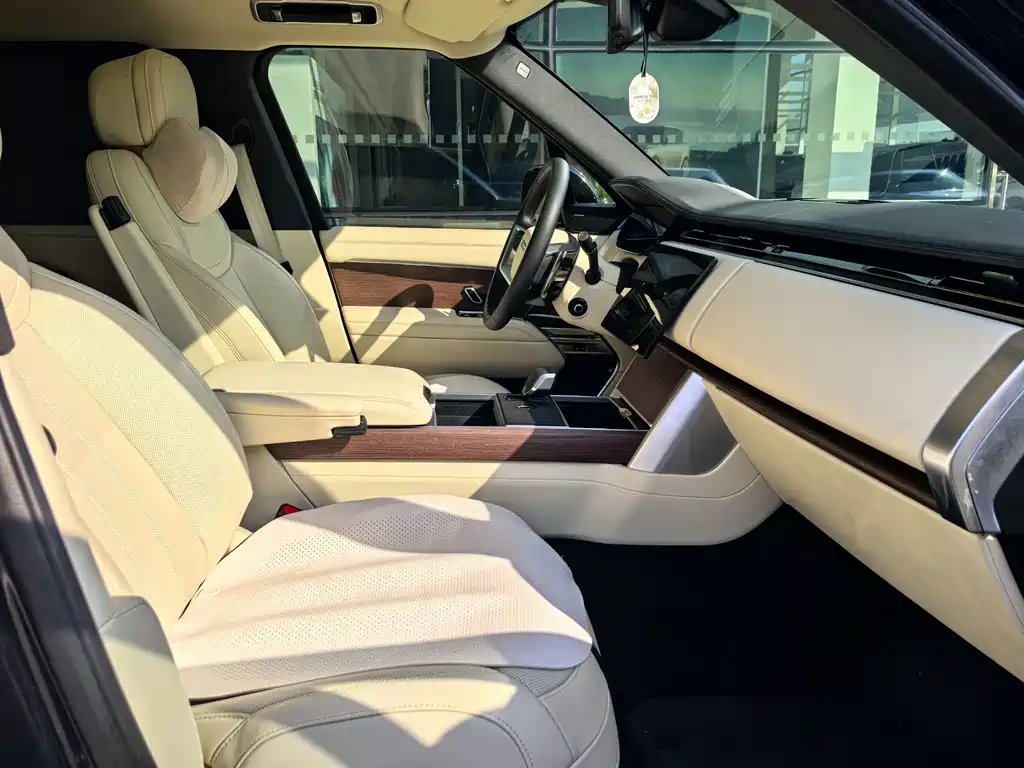 Land Rover Range Rover — миниатюра 8