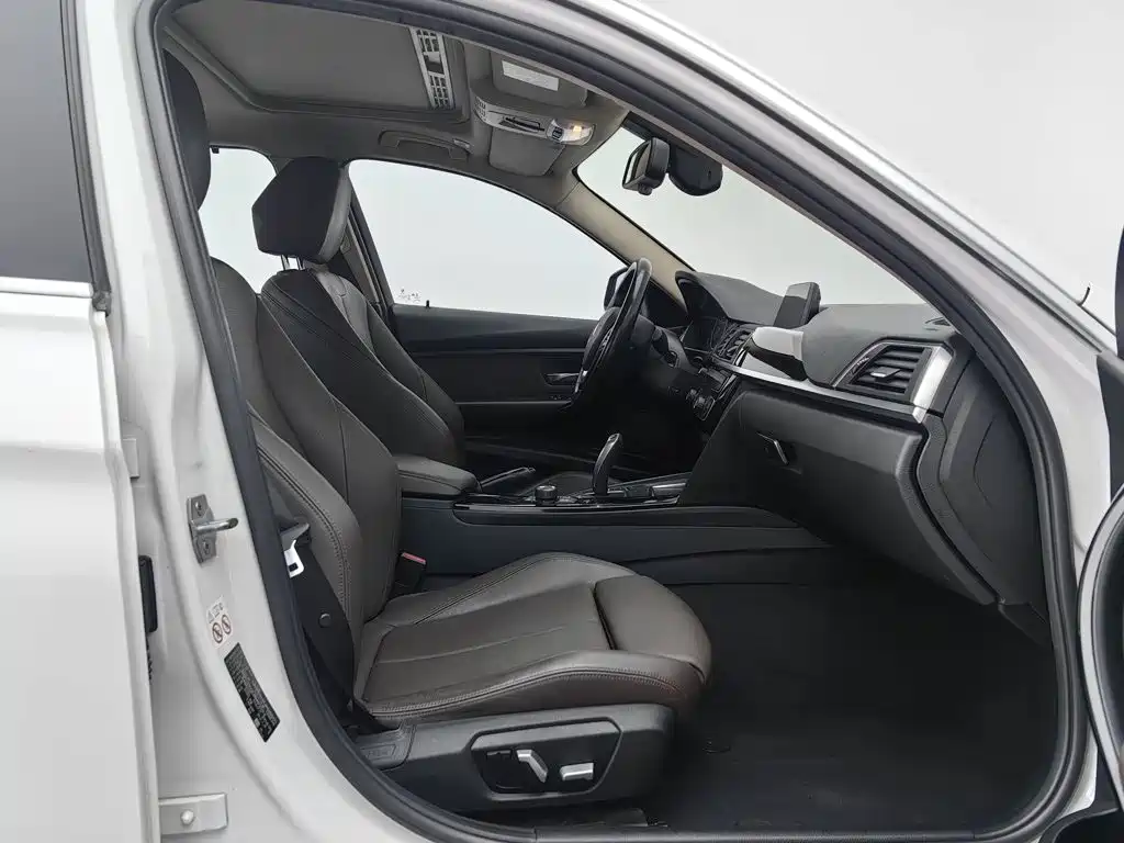 BMW 3 Series — миниатюра 23