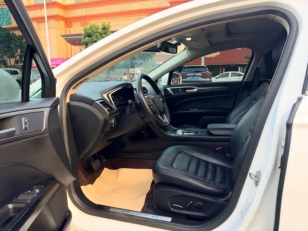 Ford Mondeo — миниатюра 6