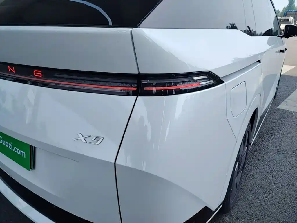 XPeng X9 — миниатюра 8