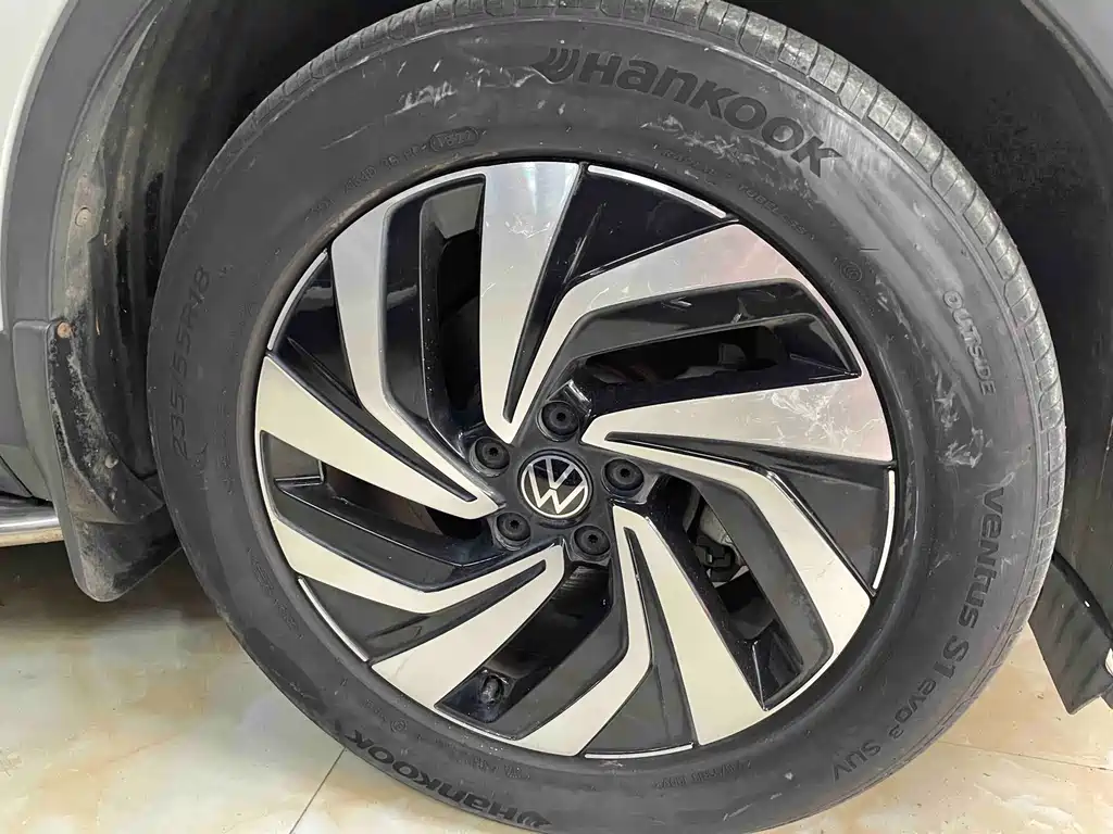 Volkswagen Tiguan L — миниатюра 25