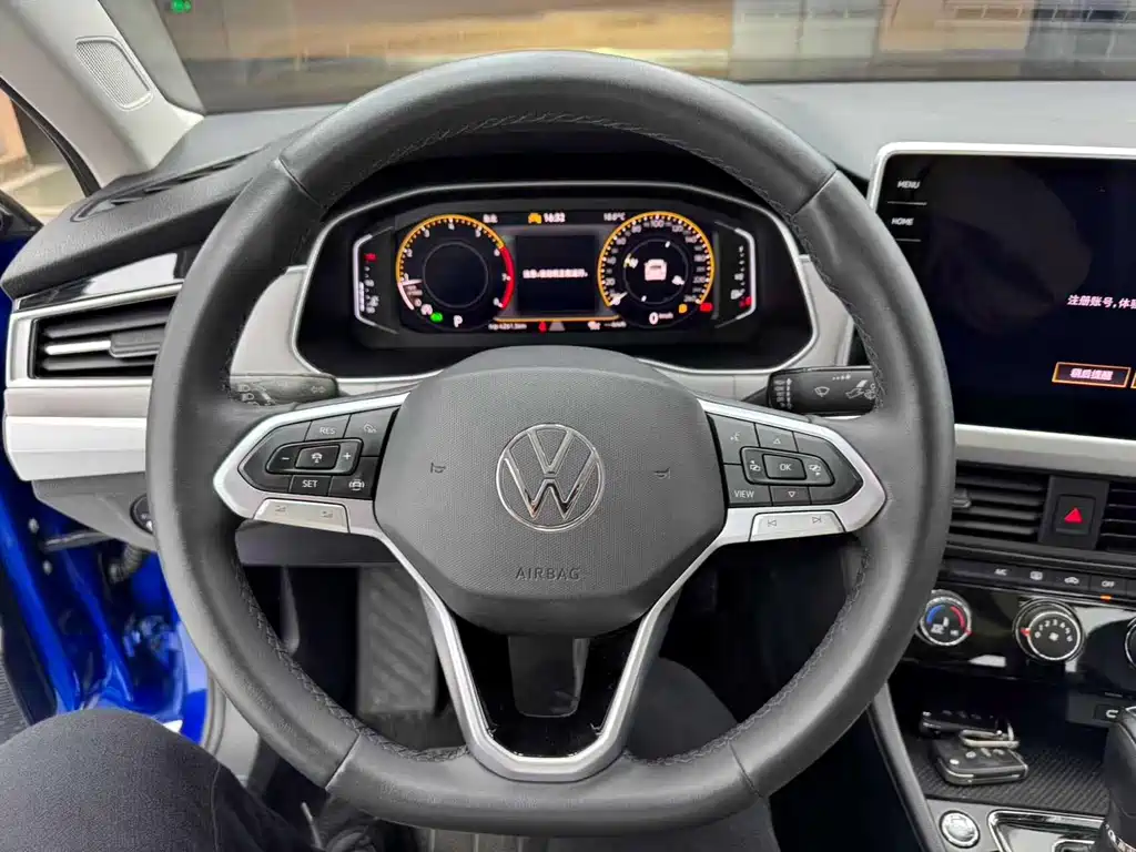 Volkswagen Bora 2023 200TSI DSG PRO