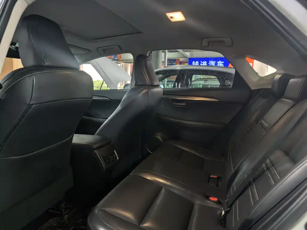 Lexus NX 2015 200t