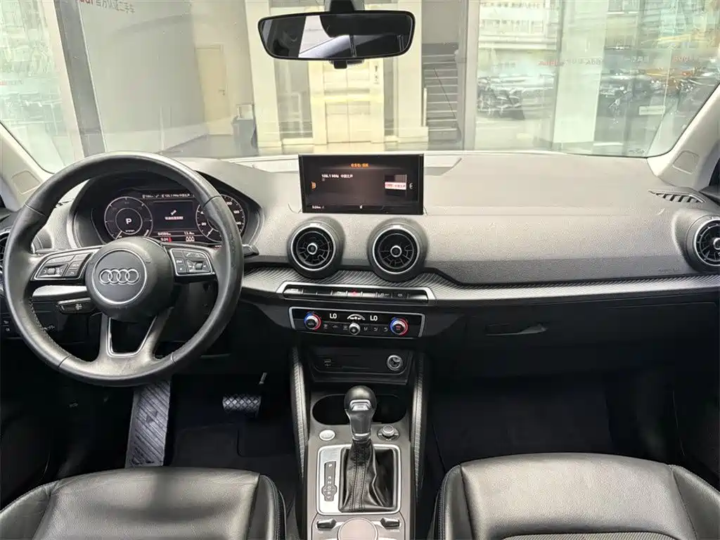 Audi Q2L e-tron 2019 Q2L e-tron Smart