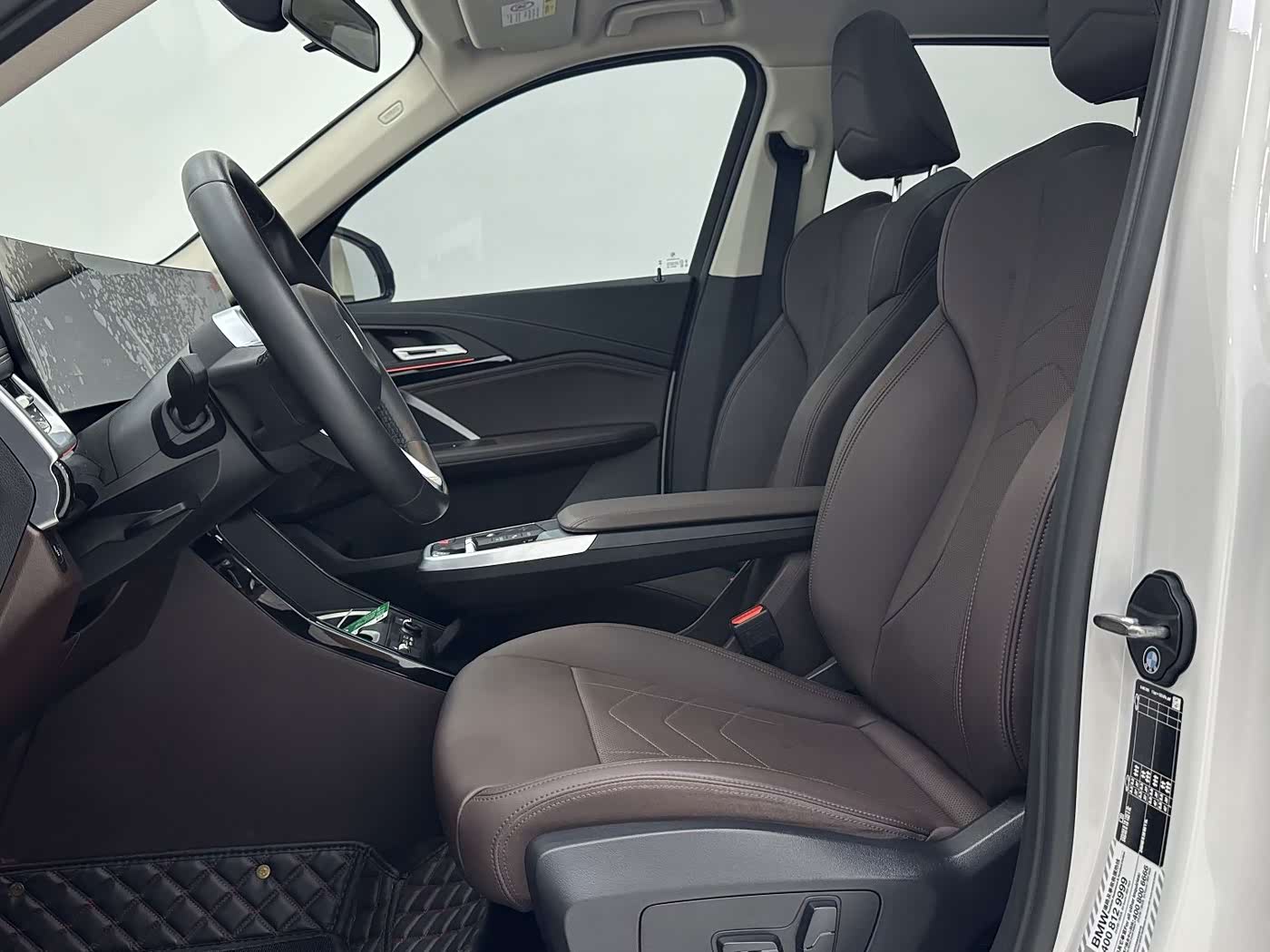 BMW X1 1.5 л 2023 г. Белый, пробег 39000 км
