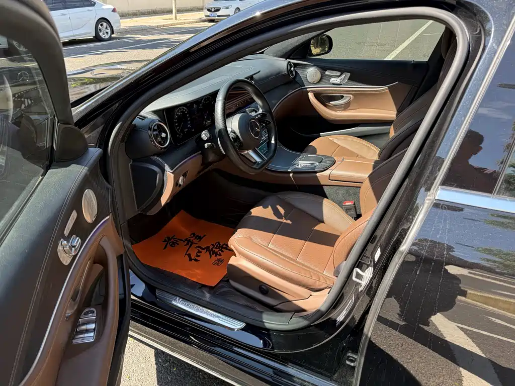 Mercedes-Benz E-Class — миниатюра 4