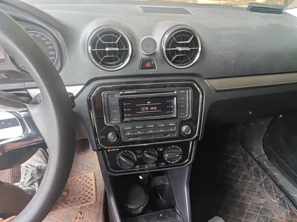 Volkswagen Jetta — миниатюра 14