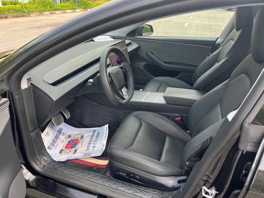 Tesla Model 3 — миниатюра 8
