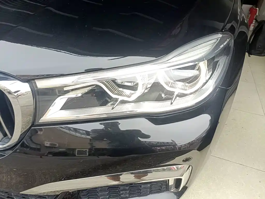 BMW 7 Series — миниатюра 24