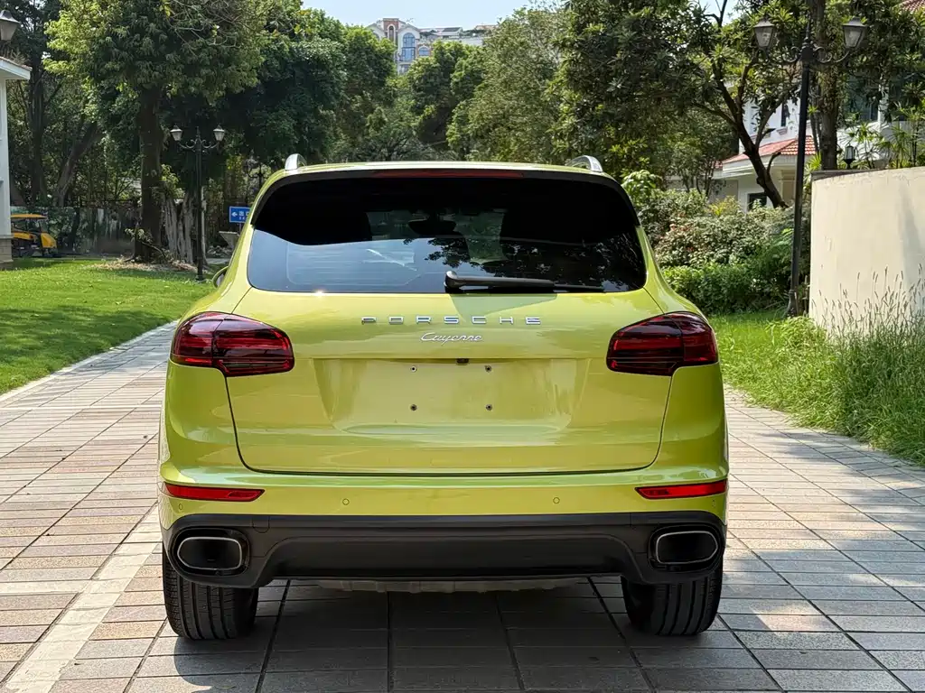 Porsche Cayenne — миниатюра 5