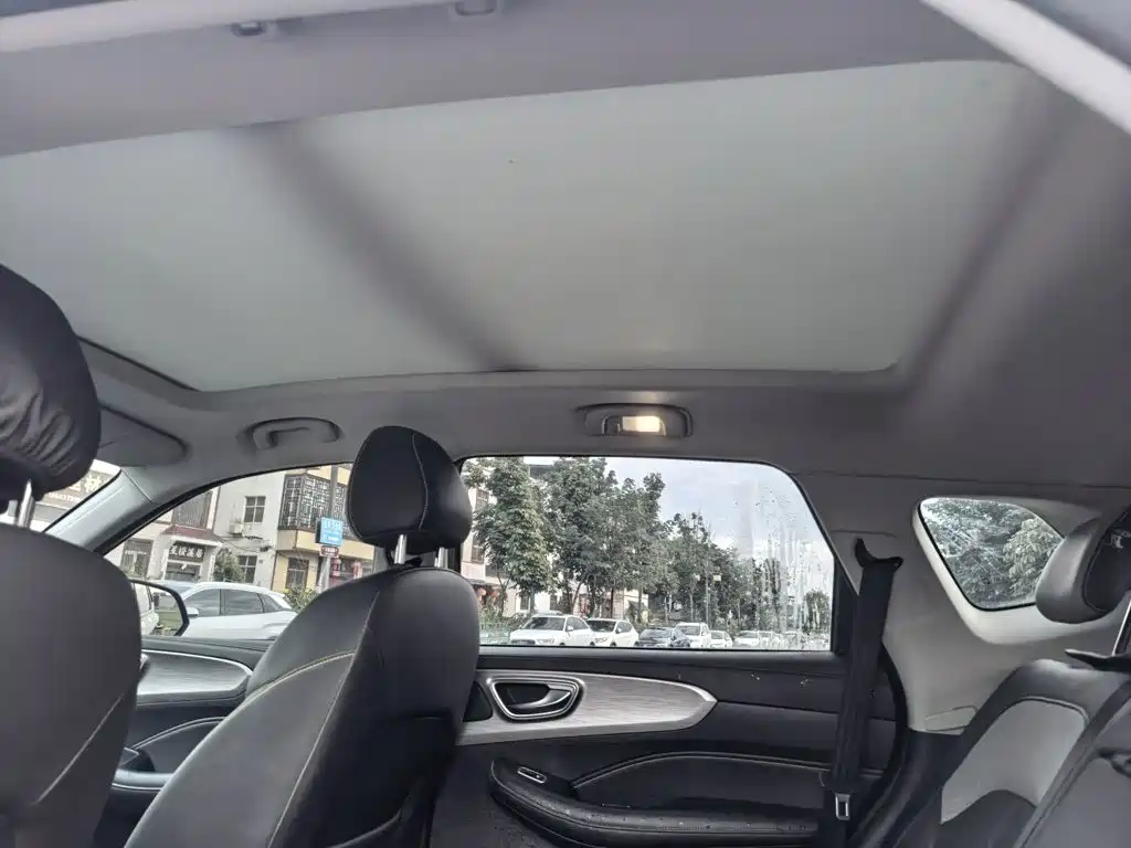 Roewe RX5 — миниатюра 17