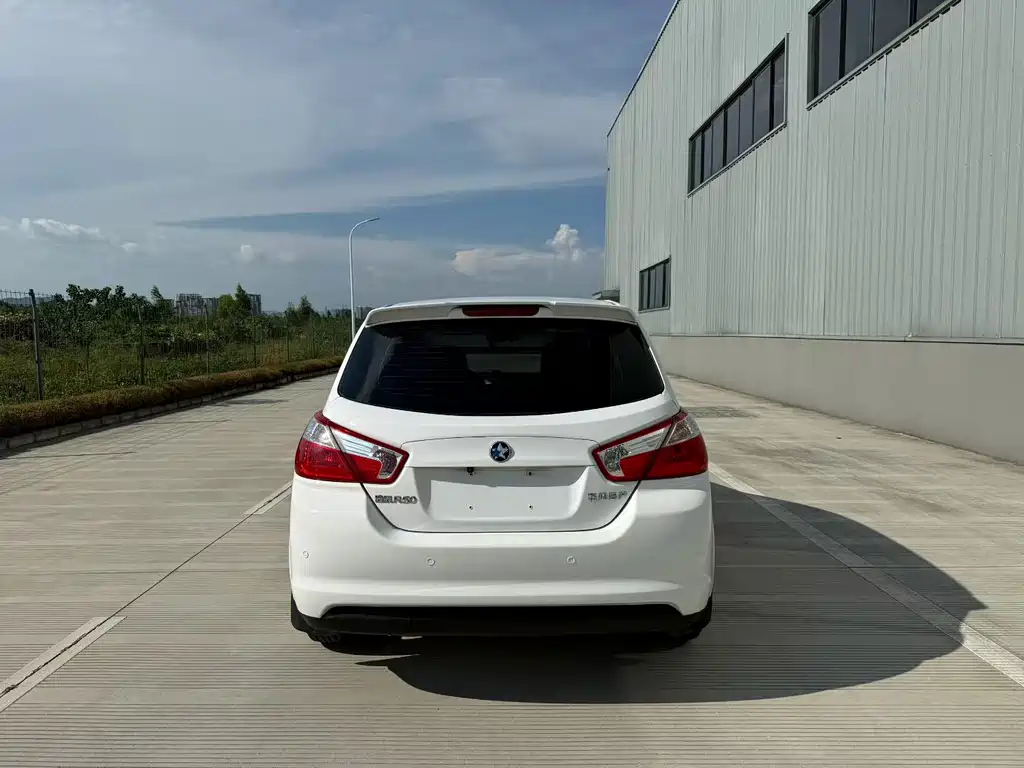 Venucia R50 — миниатюра 4