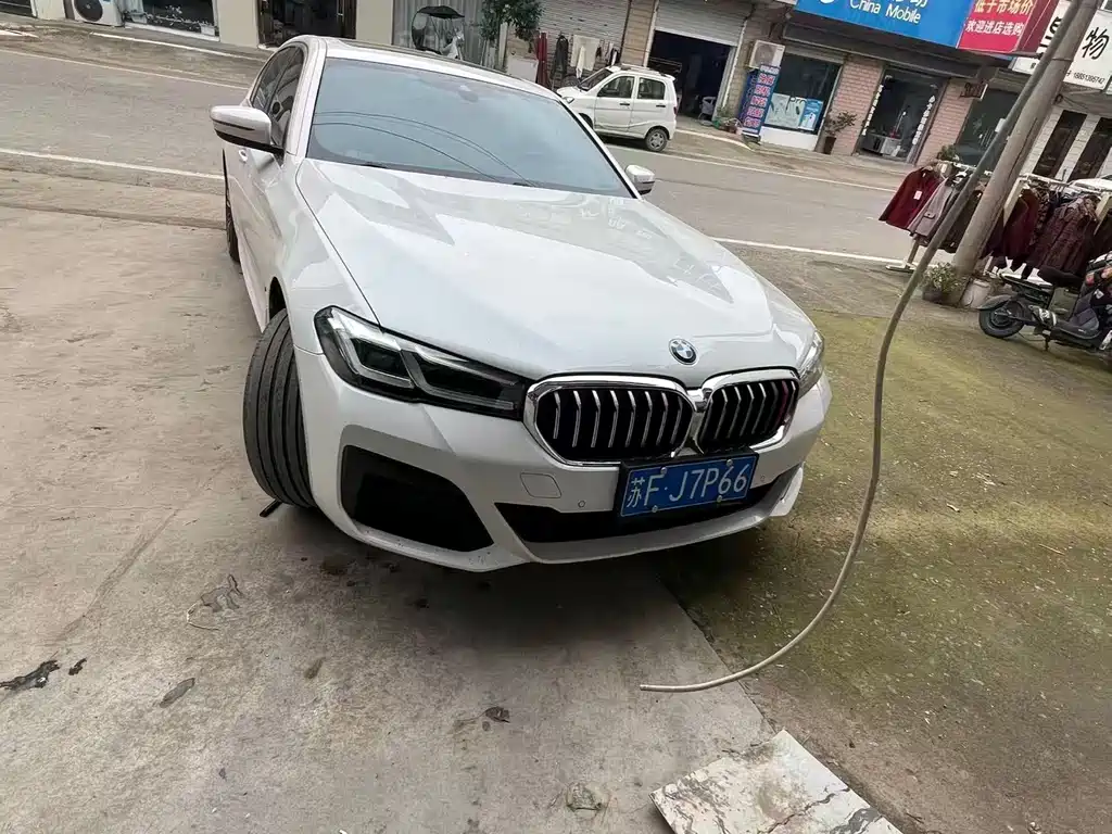 BMW 5 Series — миниатюра 3