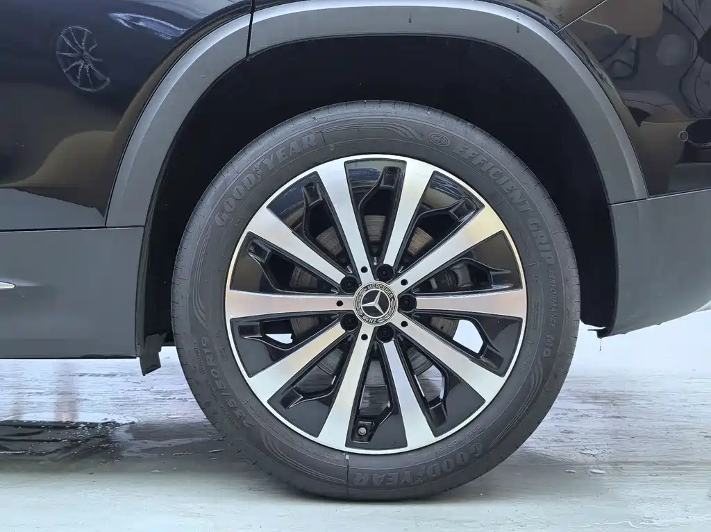 Mercedes-Benz GLB — миниатюра 47