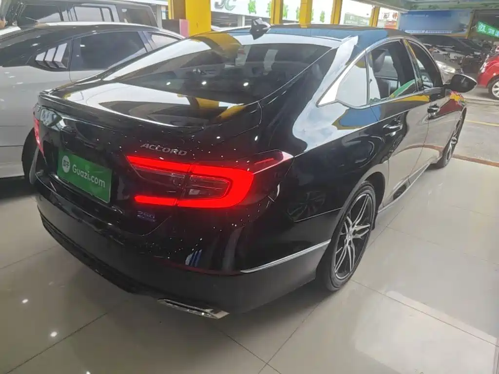 Honda Accord — миниатюра 7