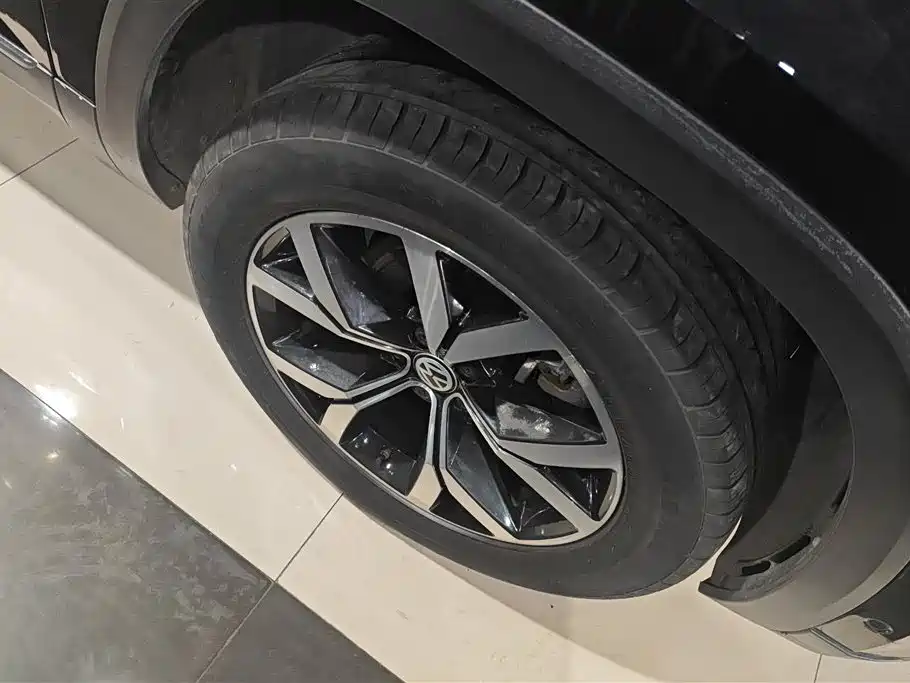 VOLKSWAGEN TOURANG