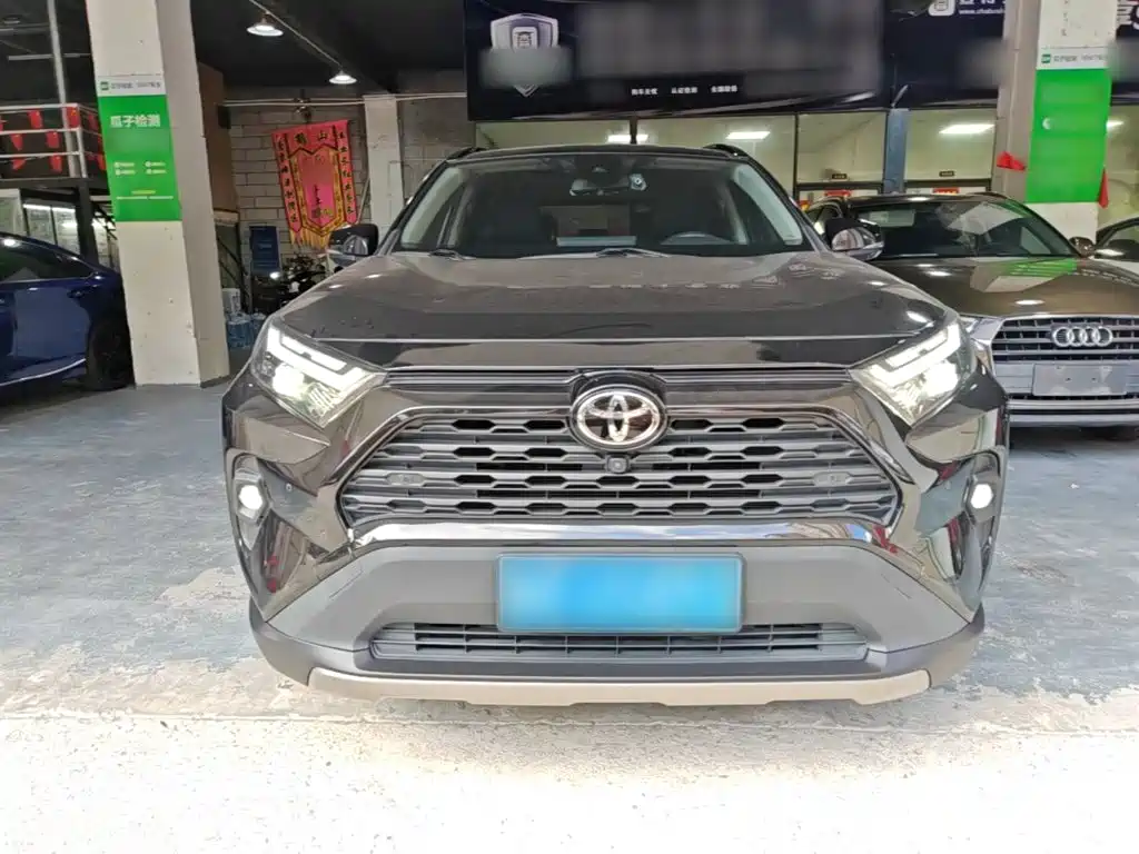 Toyota RAV4 — миниатюра 3