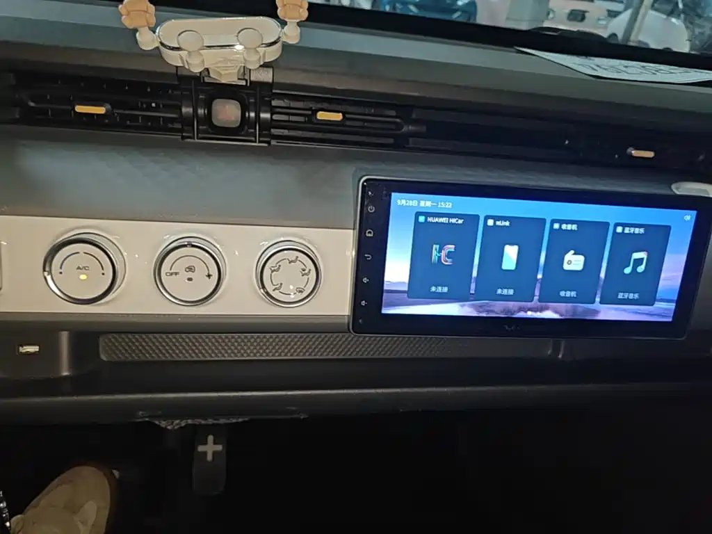 Wuling MINIEV — миниатюра 13