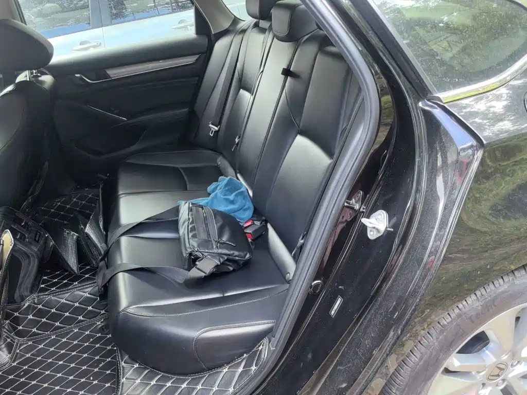 Honda Accord — миниатюра 13