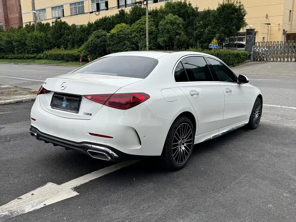 Mercedes-Benz C-Class — миниатюра 14