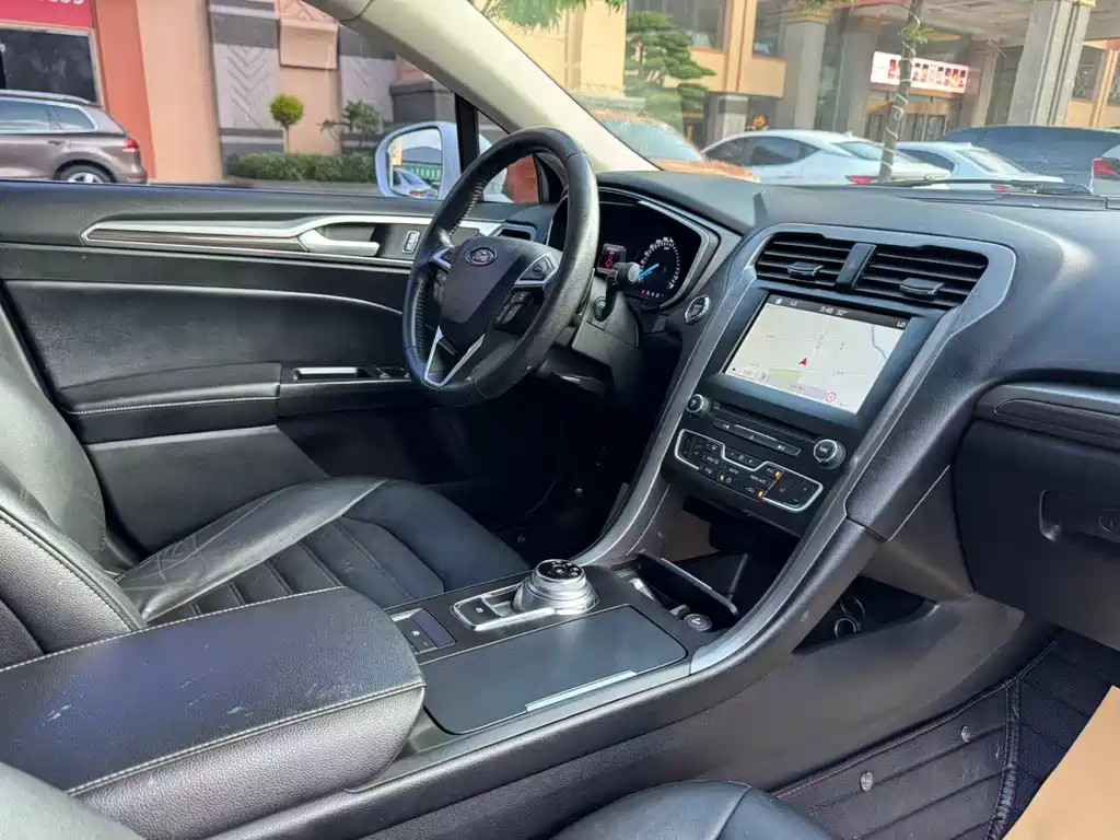 Ford Mondeo — миниатюра 12