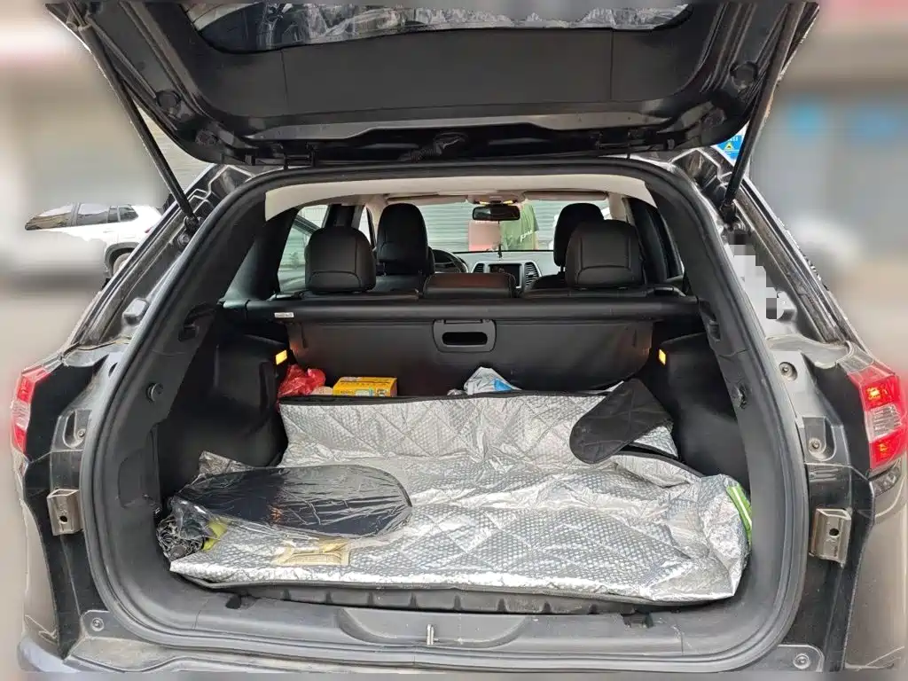 Jeep Cherokee — миниатюра 10
