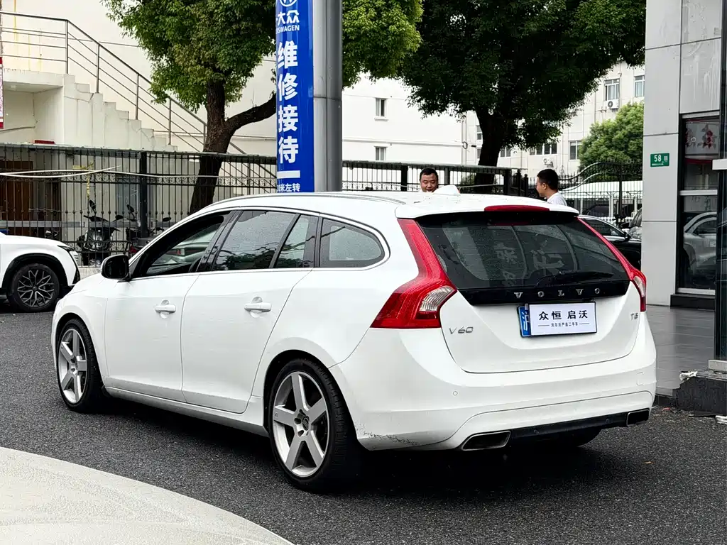 Volvo V60 — миниатюра 5