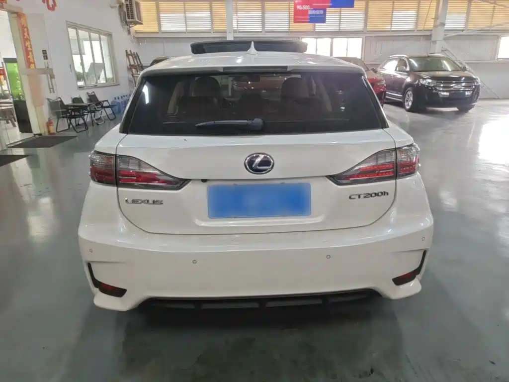 Lexus CT — миниатюра 6