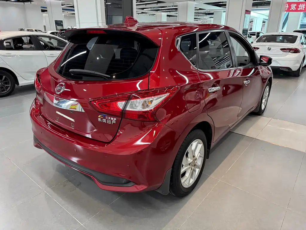 Nissan Tiida — миниатюра 4