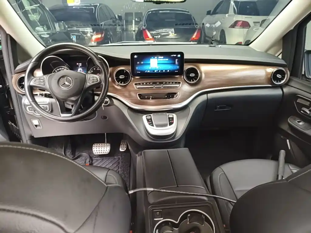Mercedes-Benz V-Class — миниатюра 10