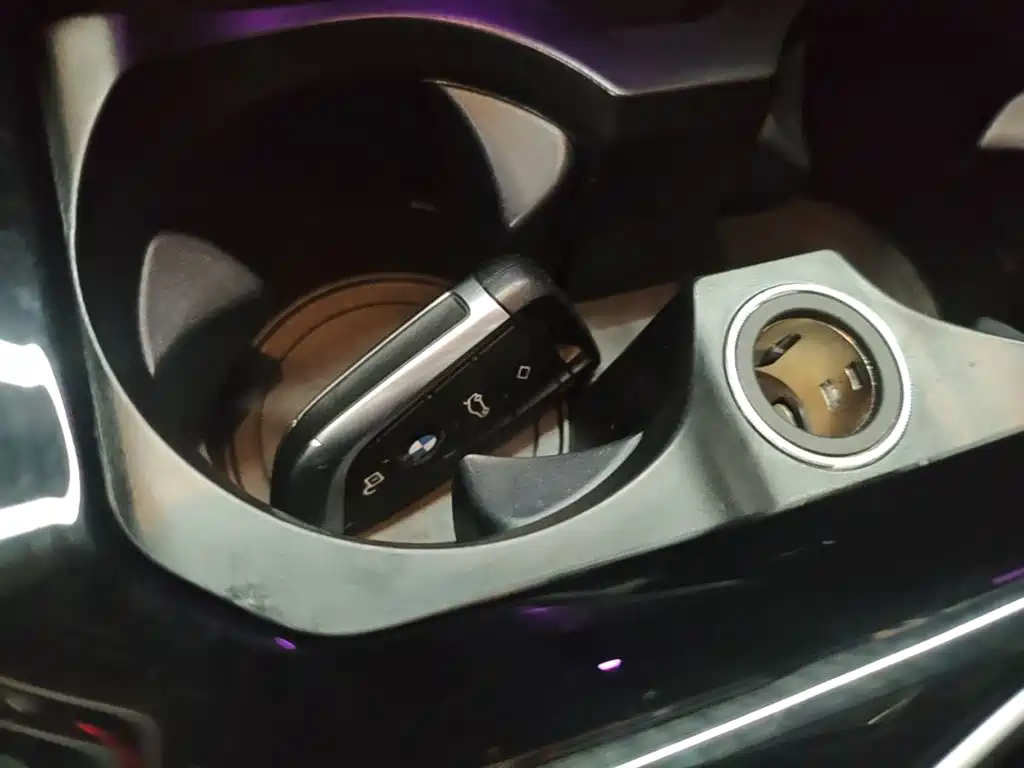 BMW iX3 — миниатюра 9