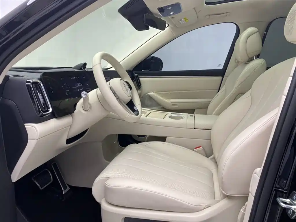 AITO ASK THE WORLD M8