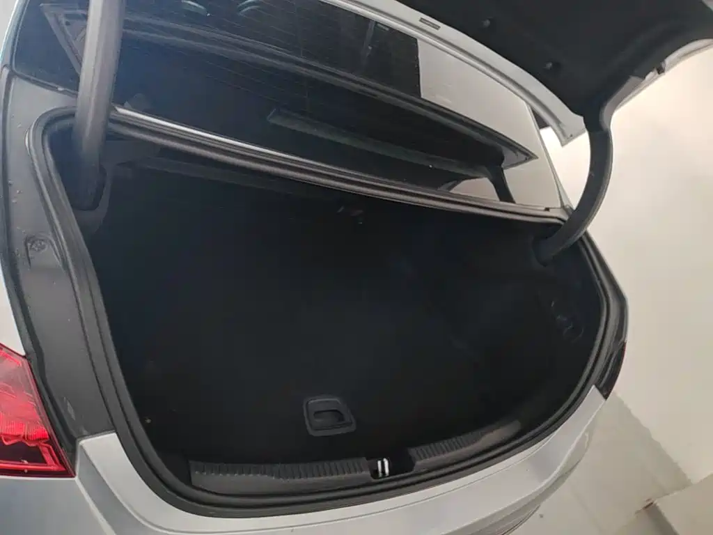 Mercedes-Benz C-Class — миниатюра 19