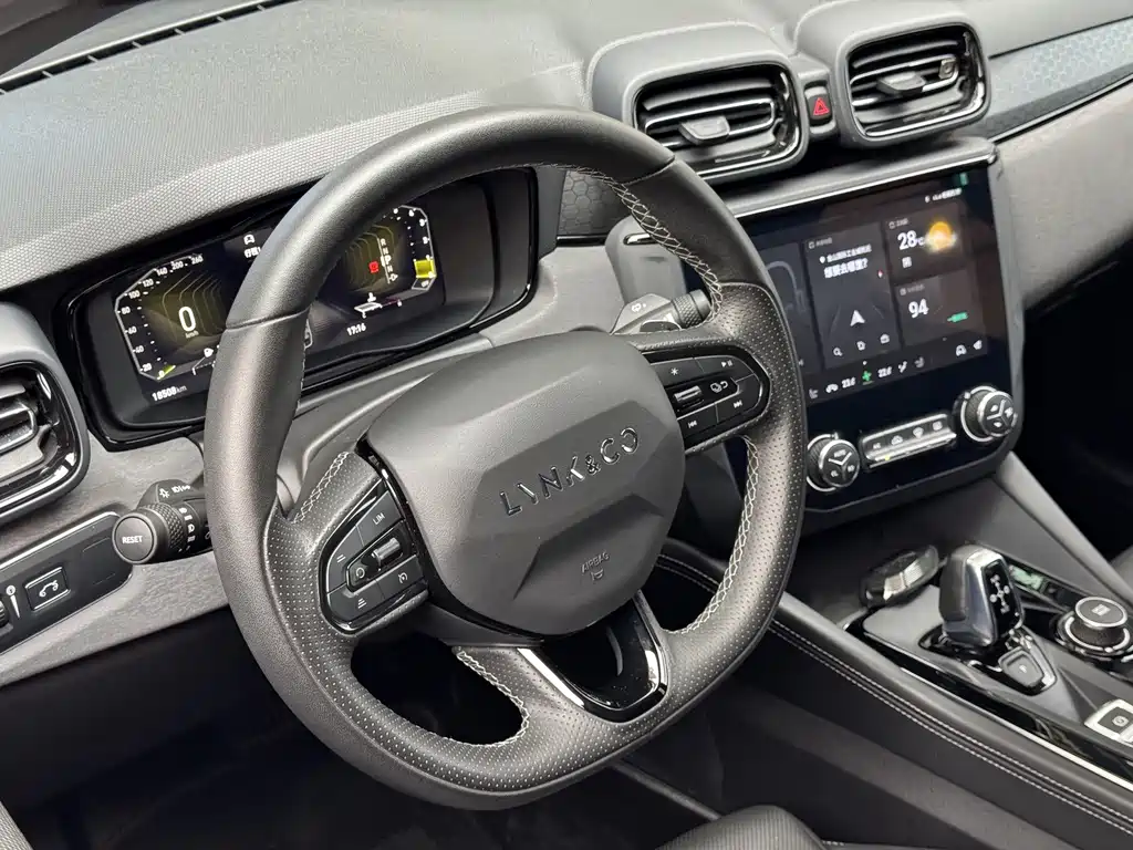 Lynk & Co 03 — миниатюра 17